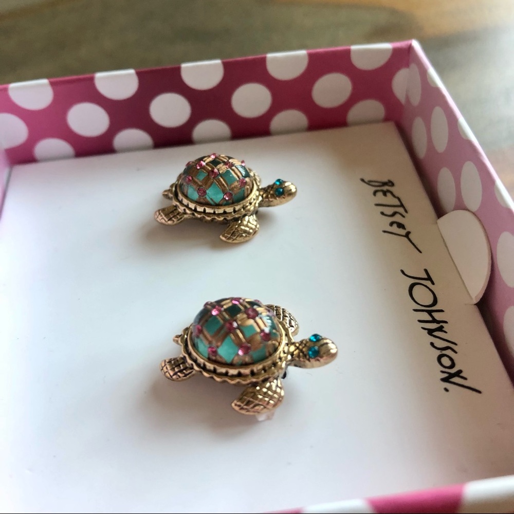 NWT! Betsey Johnson sea turtle glass metal stud pierced earrings: